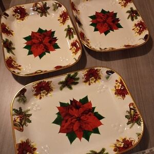 🌲 Festive Poinsettia Holiday Serving Set Of 3